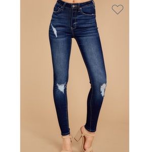 Distressed skinny jeans